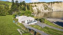 ‘Hey mate, you got a spare $45k?’: Once-in-a-lifetime bach at dream fishing spot
