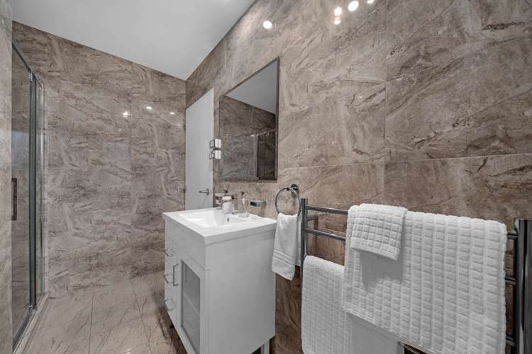 6 Springside Drive Flat Bush_19