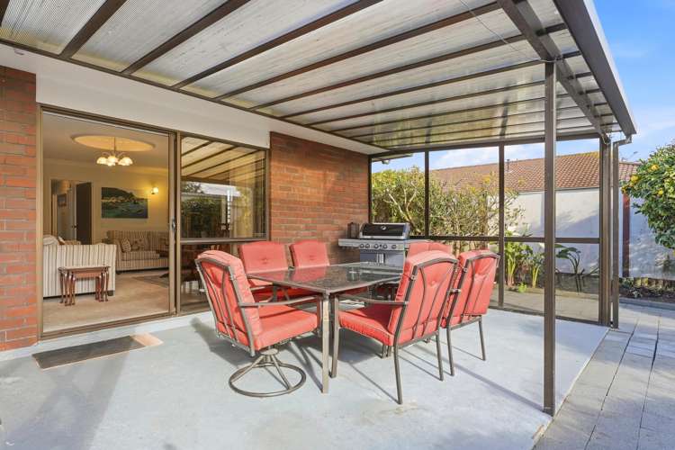 2 Warwick Place Springvale_17