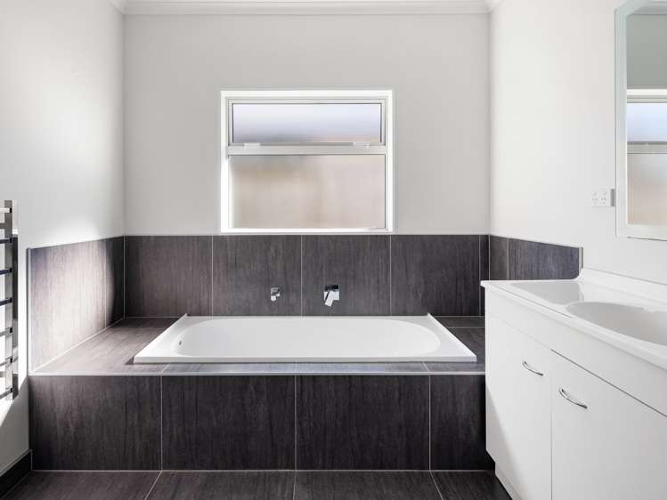 8 Hatfield Way Huntington_19