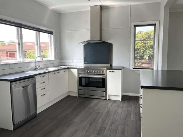 MASTERTON - 3 BEDROOMS