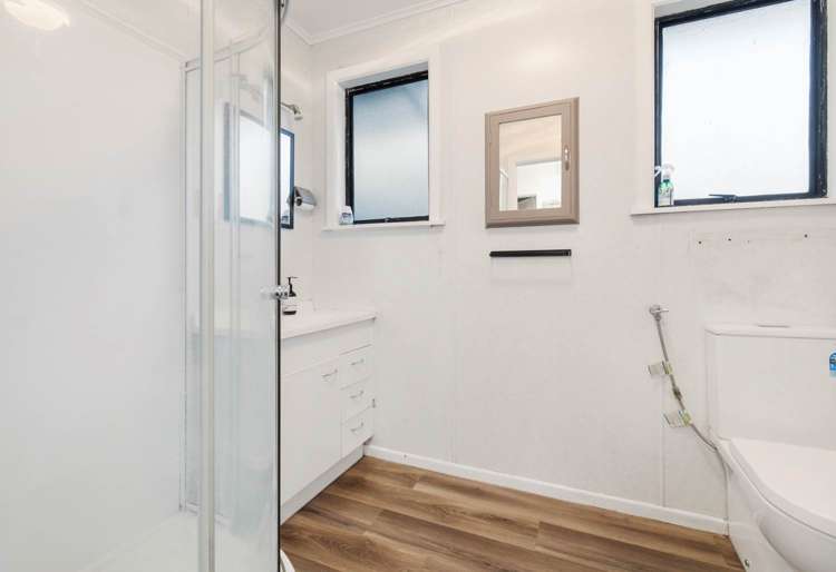 24 Resolute Way Papakura_13