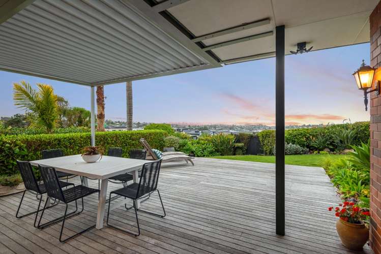 22 John Dee Crescent Red Beach_8