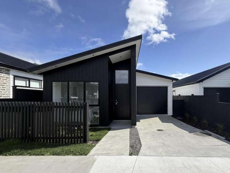 384 Te Taruna Drive_0
