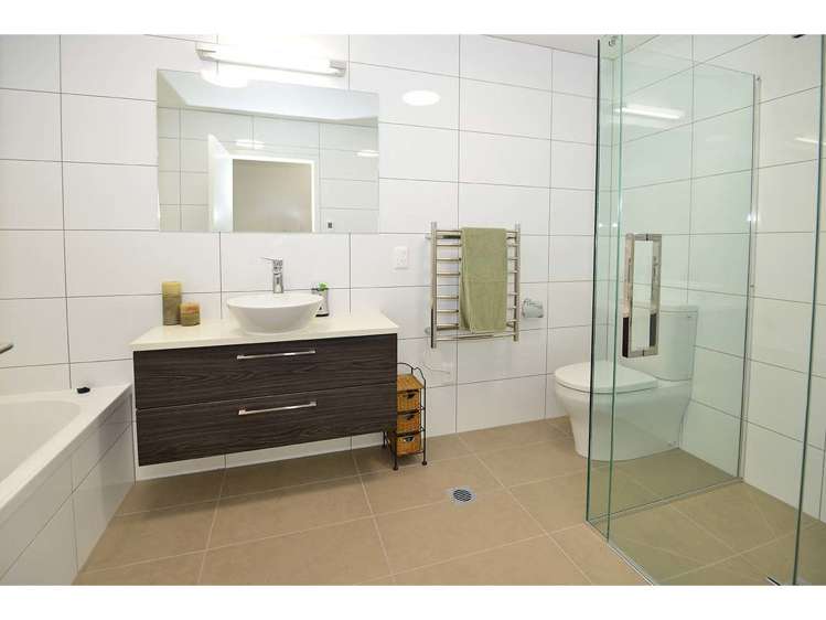 35 Panorama Heights Orewa_15