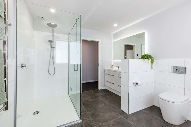 23a Oregon Drive Brown Owl_19