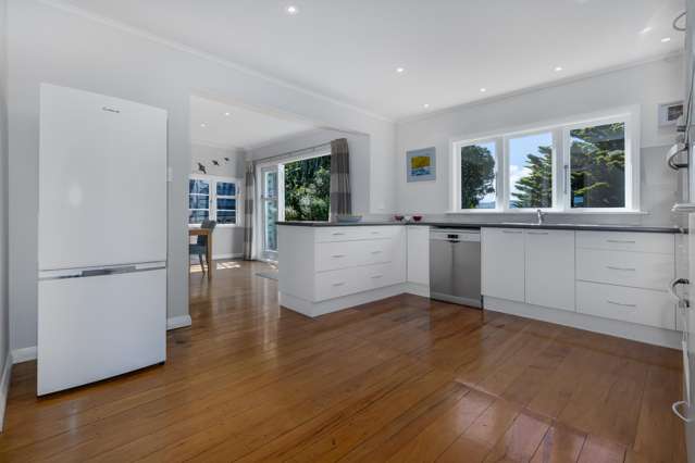 68a Mana Esplanade Paremata_4