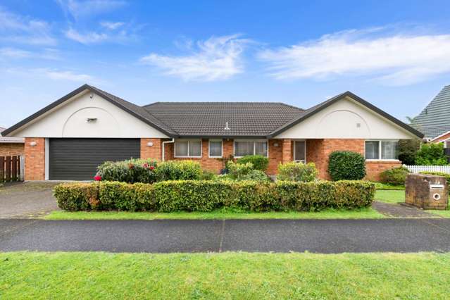 STUNNING BRICK & TILE HOME IN PRIME PAPAKURA L...