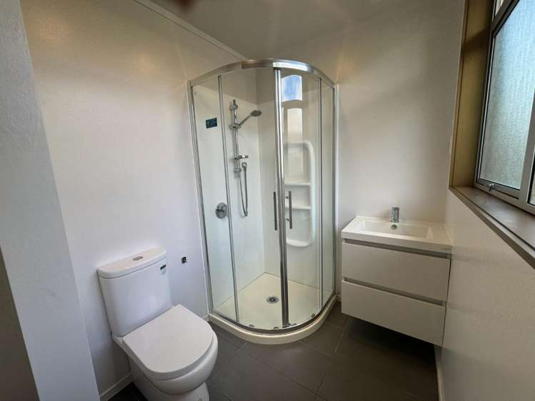 15 Parkland Crescent 11601_2