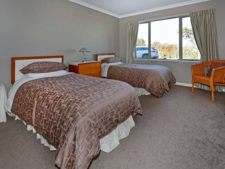 13b Mulholland Drive Darfield_14