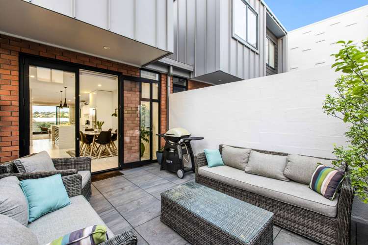 23/4 Stables Lane Silverdale_12