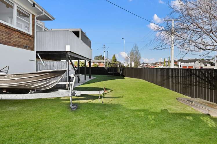 1 Garden Heights Avenue Glenview_23