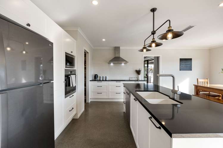15 Moemoea Place_3