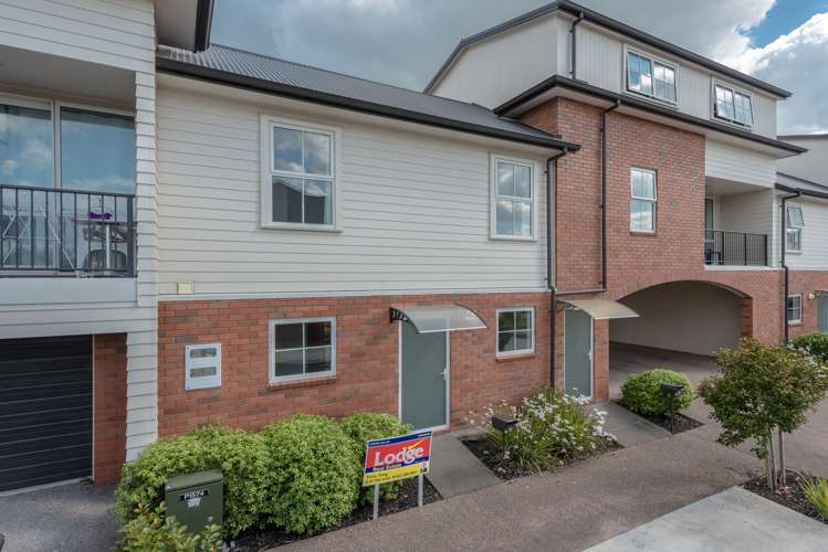 26 Chiefs Court Hamilton East_10