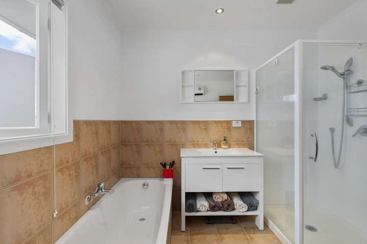 7 Tauhara Street Green Bay_21