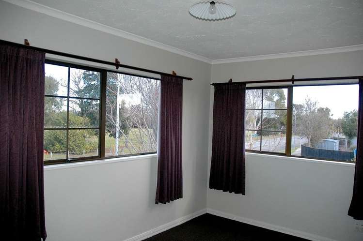 12 School Road Woodend_13