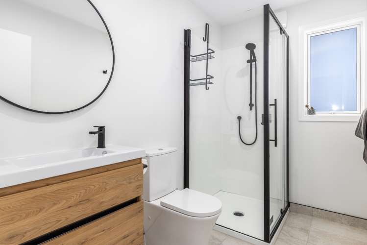 32 Hokioi Drive Kenepuru_18