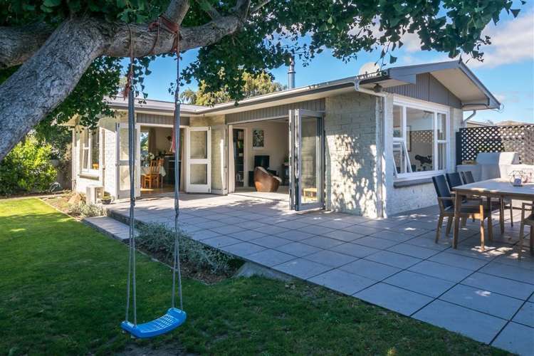 25 Newbourne Crescent Redwoodtown_17