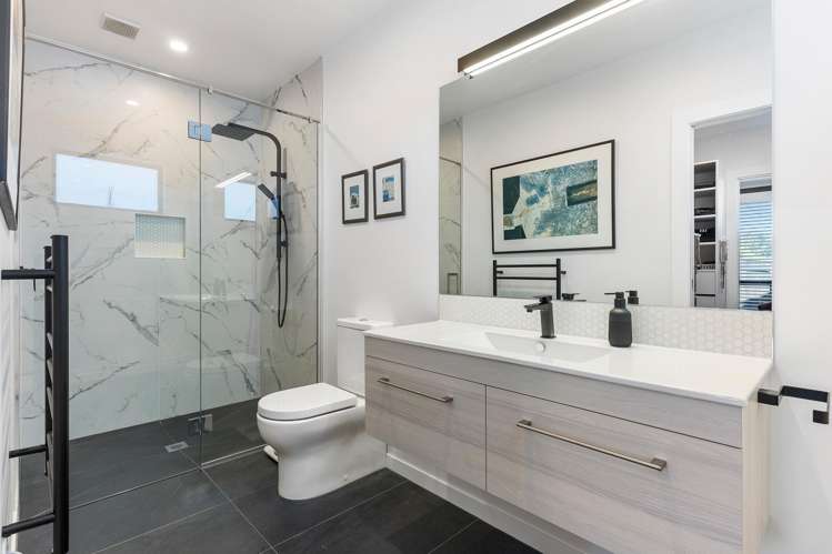 61 Queen Charlotte Drive Aotea_19