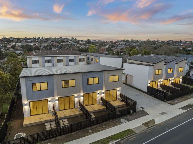 2/101 Botany Road Botany Downs_13