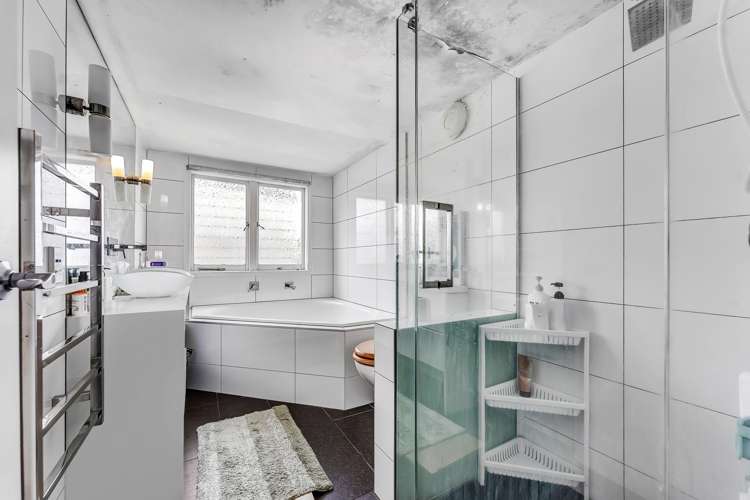 84 Eversleigh Road Belmont_16