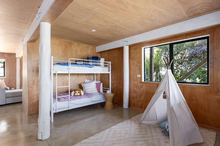 4 Hillside Crescent Leigh_19