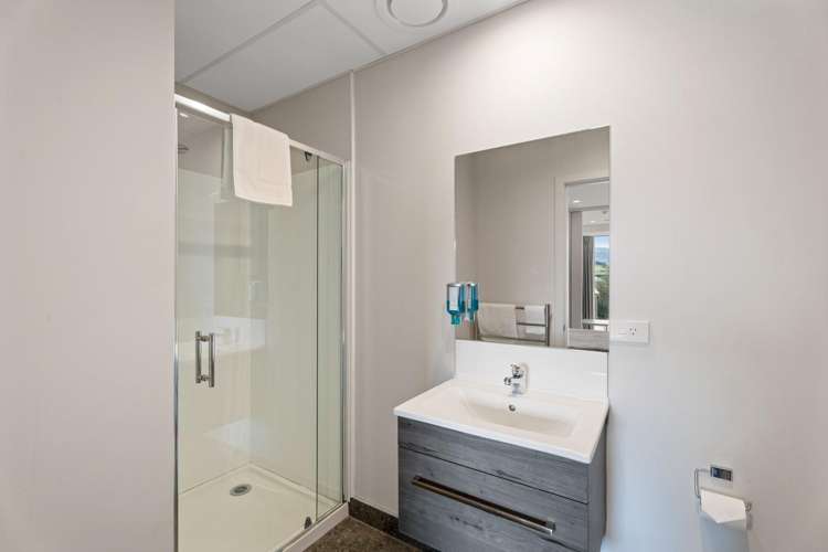 205 & 206/24 Hawthorne Drive Frankton_20