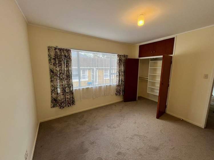 2/105 Landscape Road Mount Eden_15