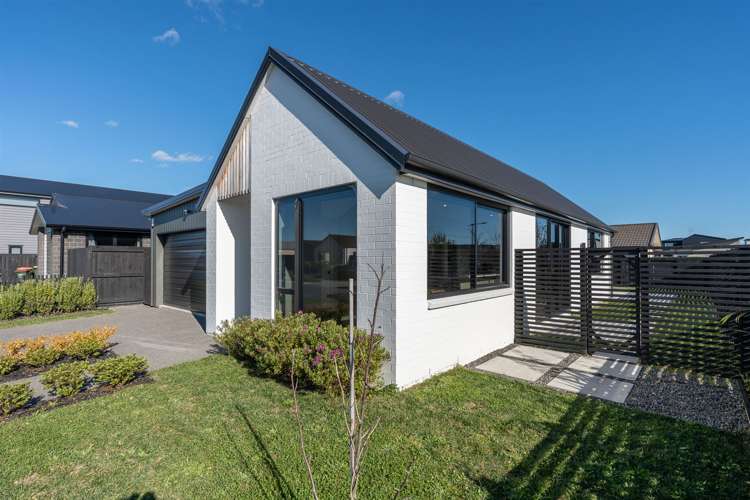 19 Trewern Avenue Chartwell_19