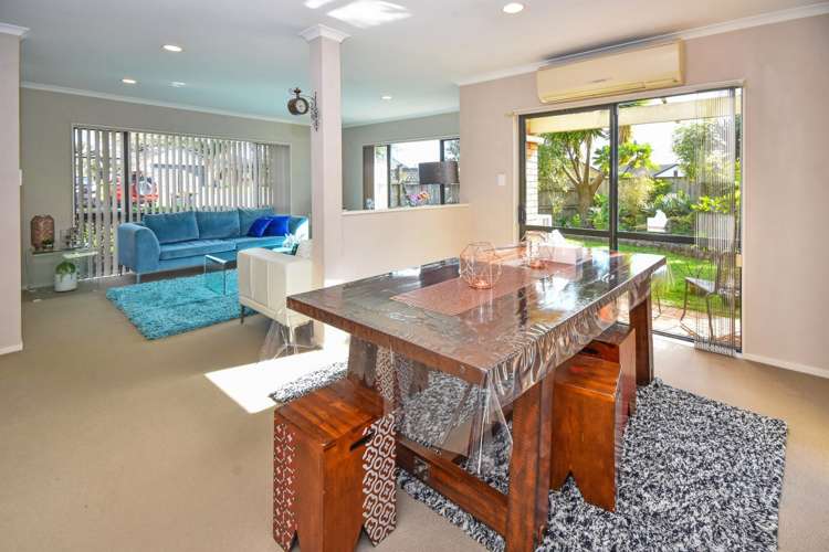 8 Ashkirk Place Wattle Downs_12