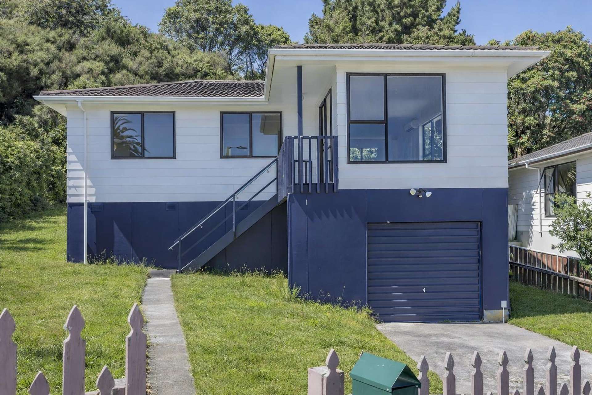 16 Penguin Grove Waitangirua_0