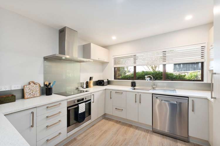 70A Tirimoana Road Te Atatu South_6