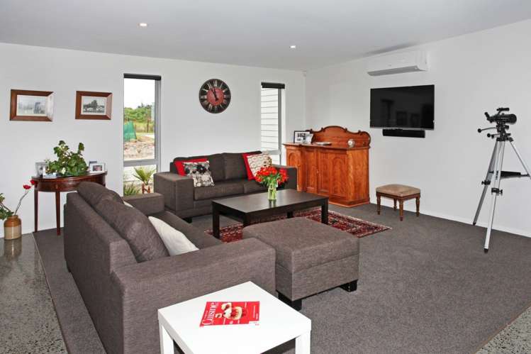 12 Lawrence Carter Drive Bombay_7