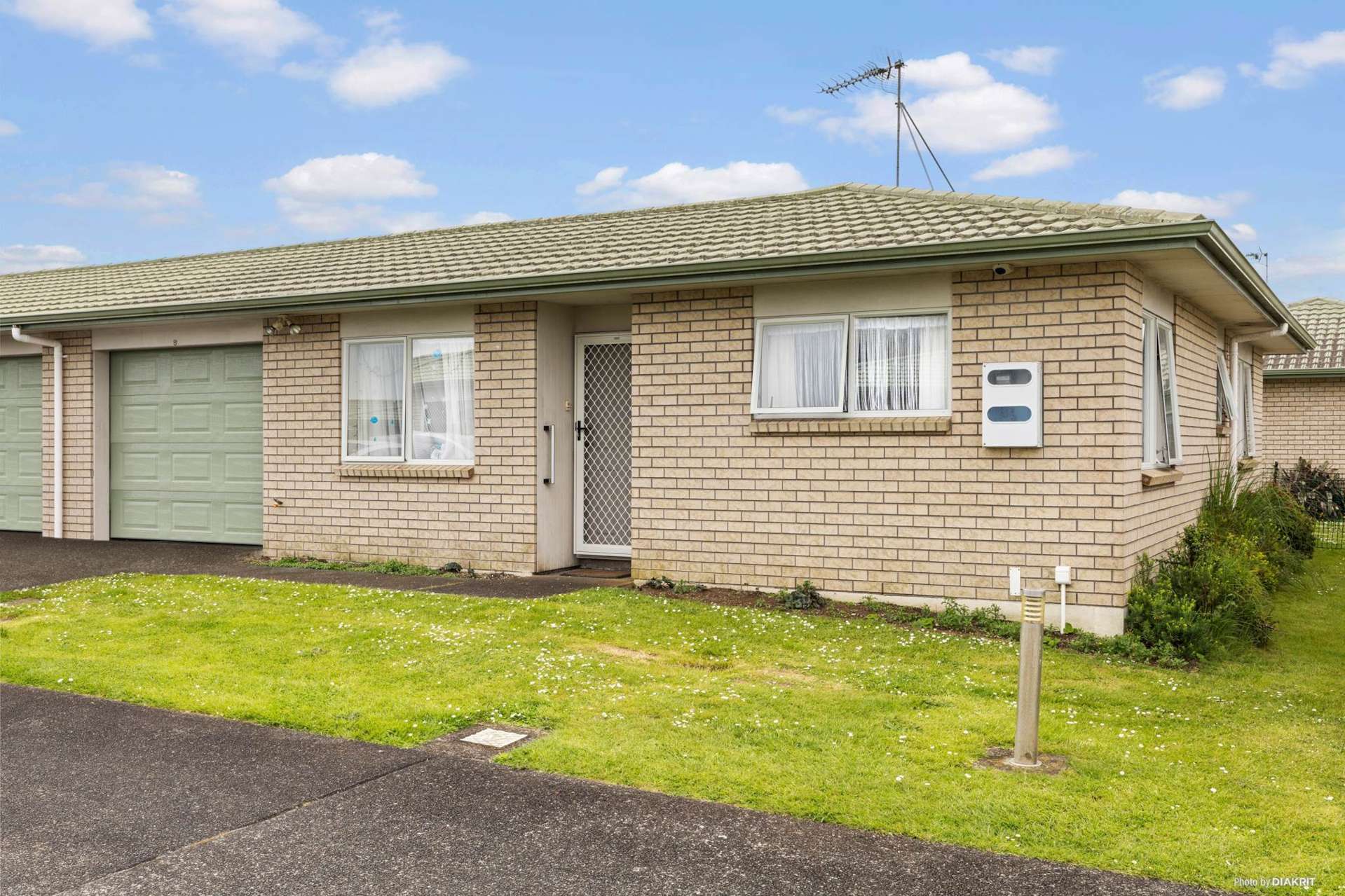 8/8 Village Place Tuakau_0