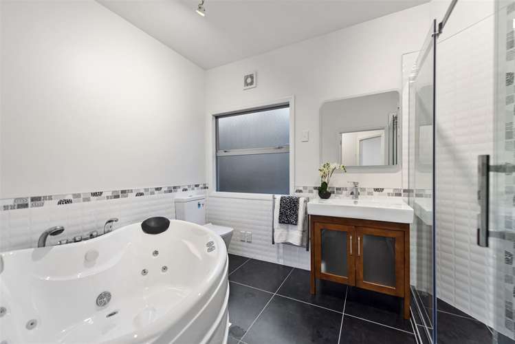 6 Heathfield Avenue Huntington_11