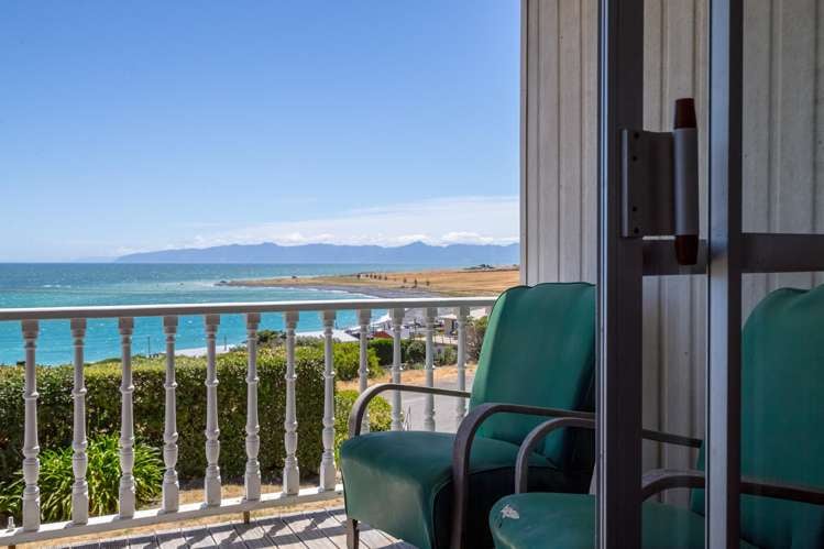 44 Seaview Avenue Cape Palliser_5