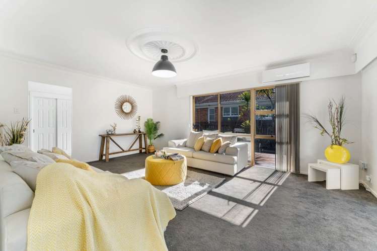 37 Nui Mana Place Te Atatu South_13