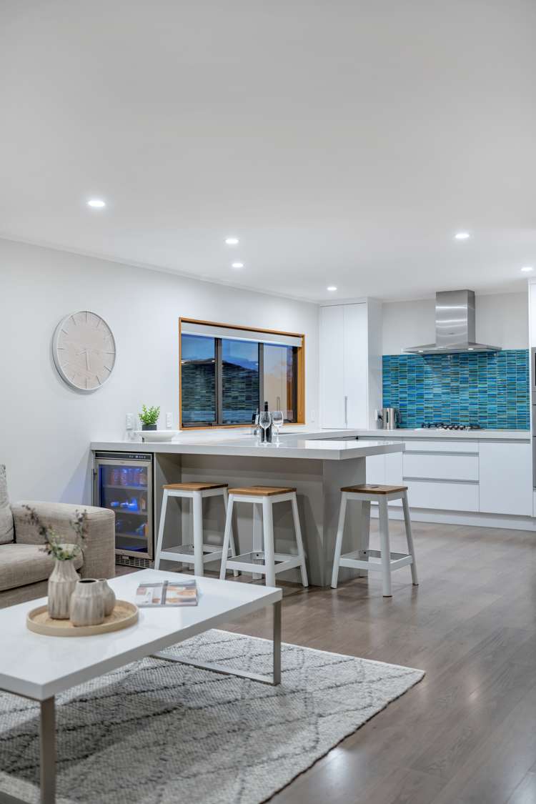 54 Channing Crescent Botany Downs_30