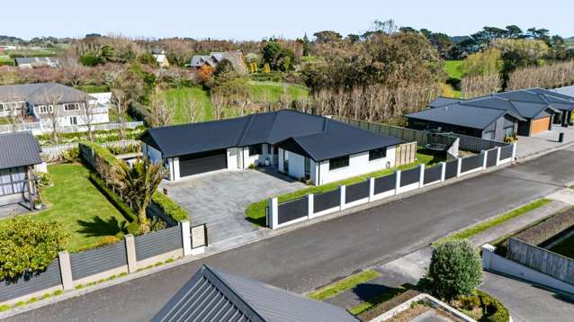 Sophisticated Living, Superb Location