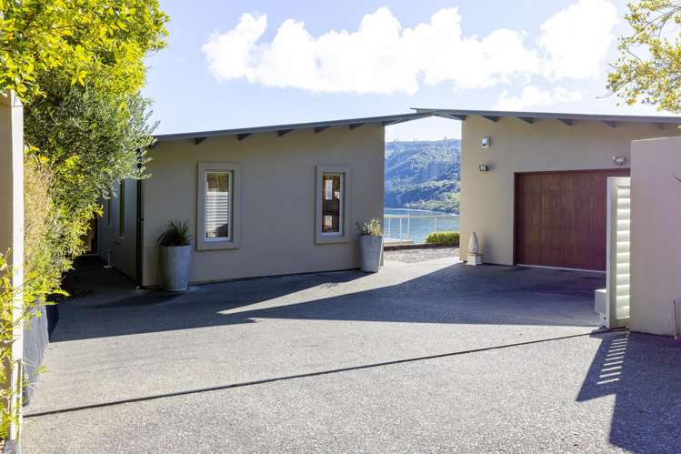 26 Whakamoenga Point Acacia Bay_28