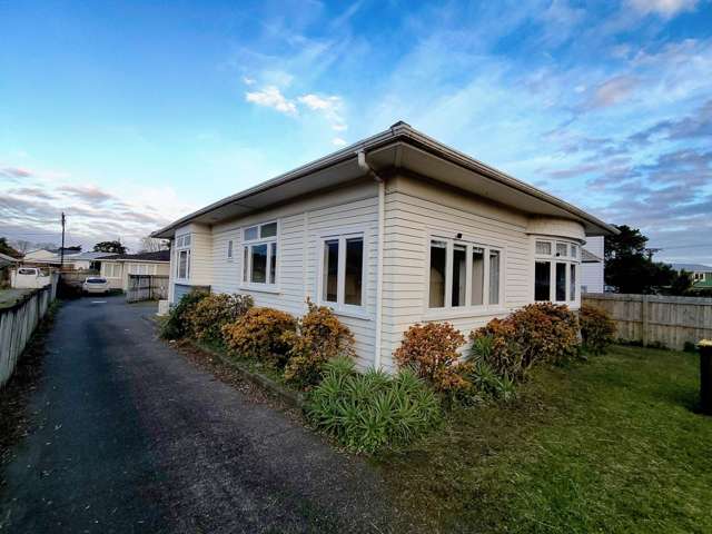 13 Reid Road New Lynn_1