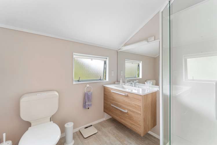 69 Donald Street Stanmore Bay_11