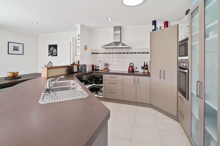 105 Saxton Road Stoke_8