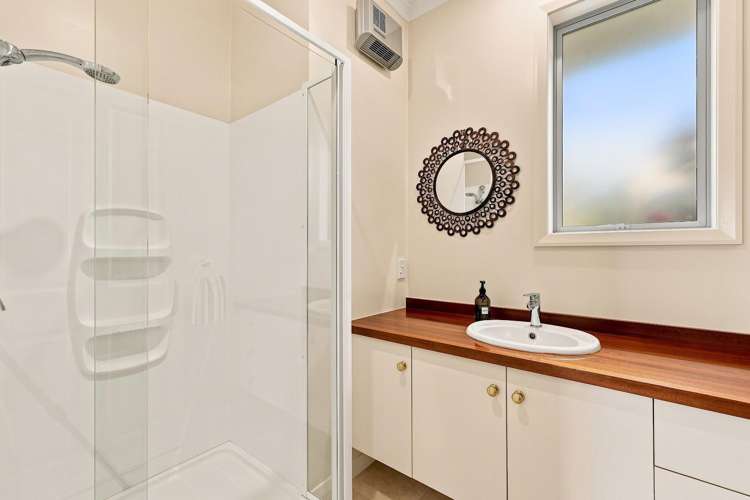 17 Orchard Grove East Taieri_16