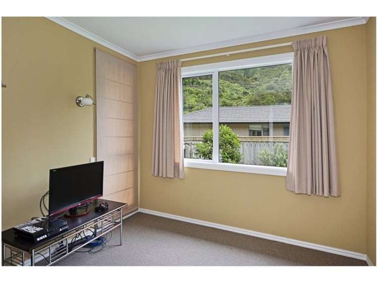 6 Olivine Terrace The Brook_10