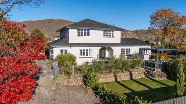ROSEHILL - CHARACTER, CHARM AND ELEVATED VIEWS