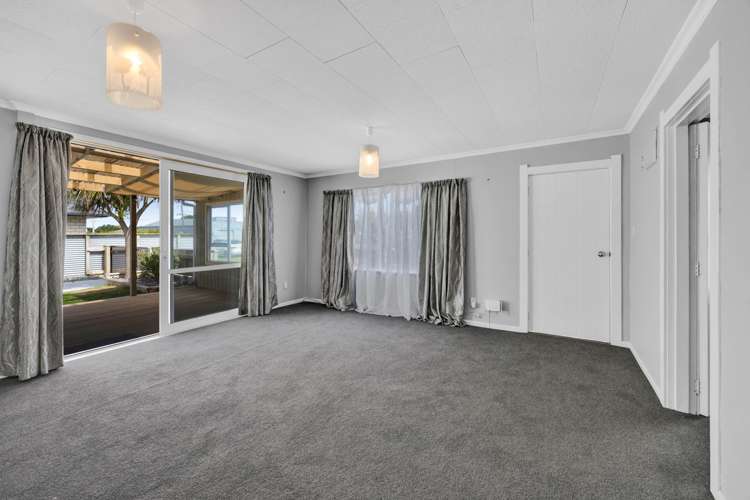 23 Layard Street Opunake_13