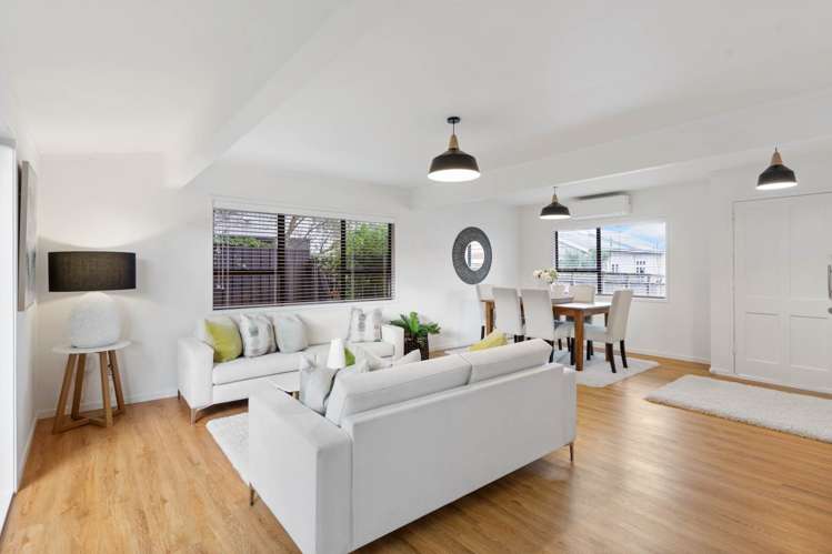 2/30 Ngataringa Road Devonport_4