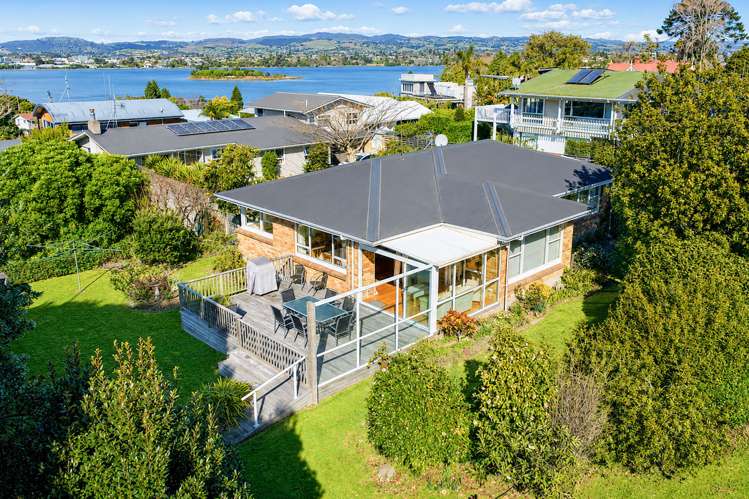 31 Hillcrest Road Otumoetai_17