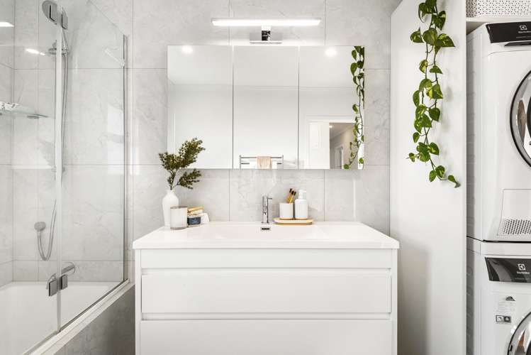 3/19 Lake Pupuke Drive Takapuna_12